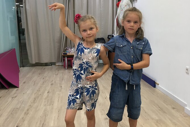 45 minutes flamenco dance class for family in Málaga - Why this 45-minute flamenco class works for families in Málaga
