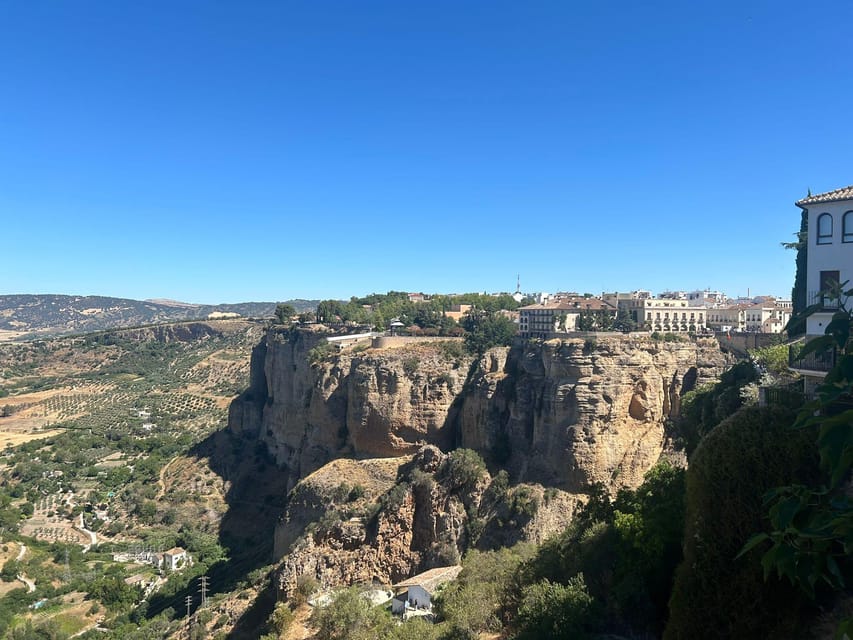 ab Marbella: Private VIP-Tour Ronda incl. Transfer + Tapas - Why a private VIP tour changes how you experience Puente Nuevo