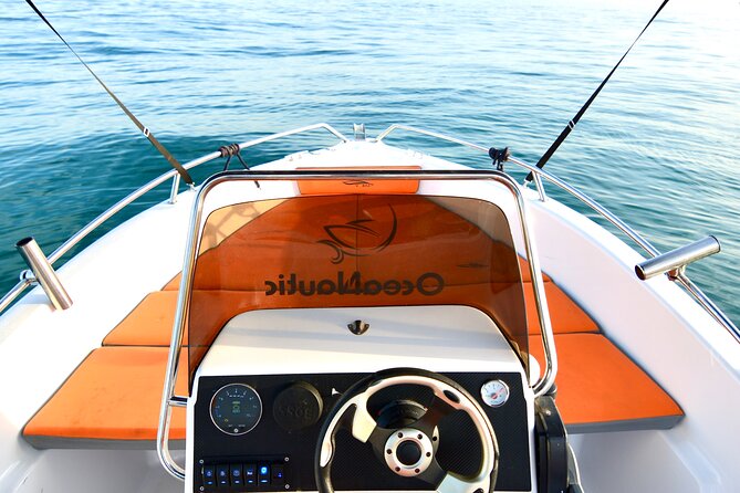 Alquiler de barco sin titulacion en Malaga - Snorkeling Included: How to Make the Most of the Swimming Ladder