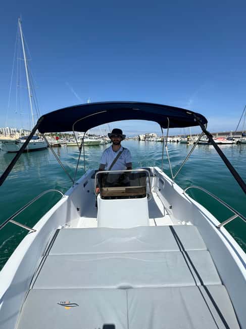 Benalmádena: Alquiler de barcos sin licencia Costa del Sol - Swimming and snorkeling: included gear and smart expectations
