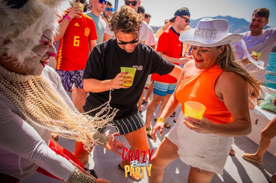 Benalmadena: Boat Party with a Drink - DJ Beats, Pop Hits, and the Onboard Party Pace
