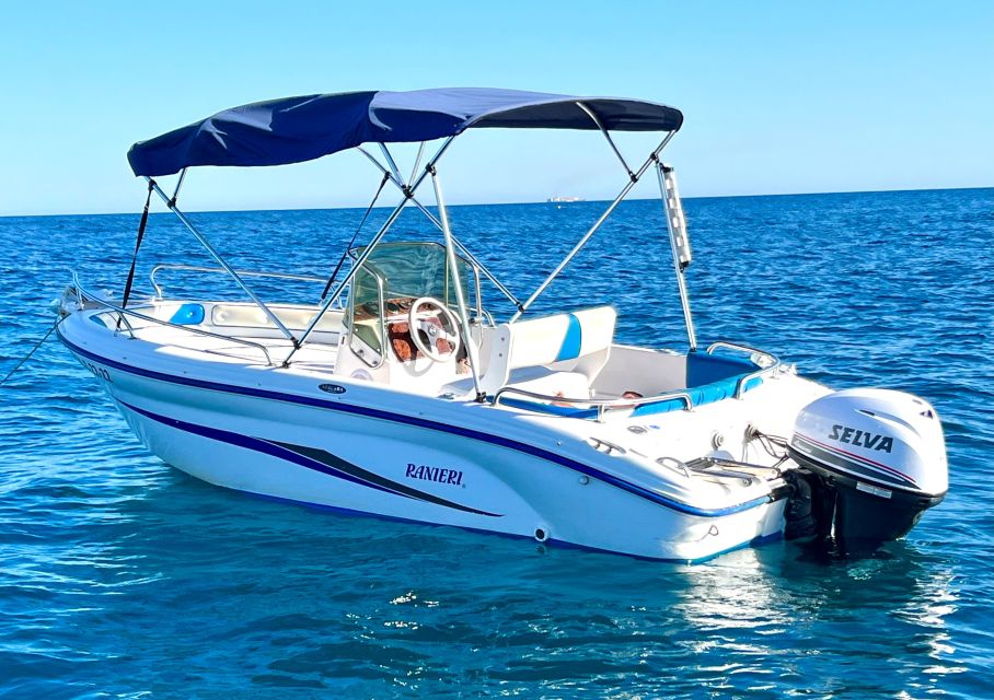 Benalmadena: Boat Rental without License Required - Bluetooth music, shade, and the small comfort wins