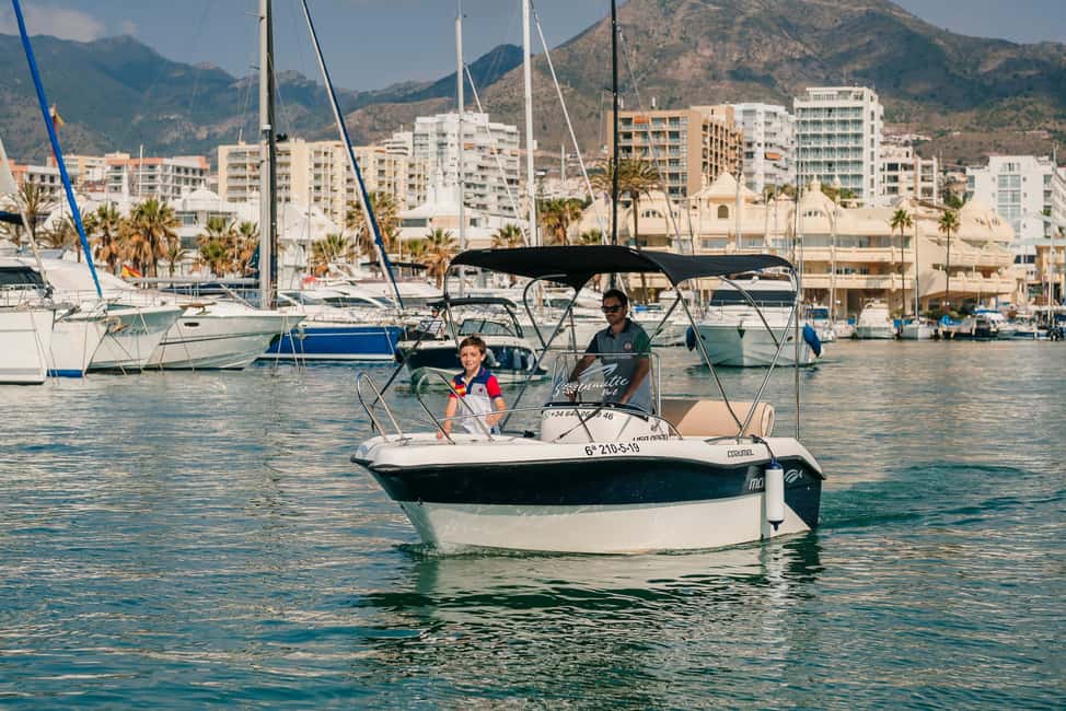 Benalmádena: license-Free Rent Boat for Dolphin Watching - The boat setup: what license-free means on this rental