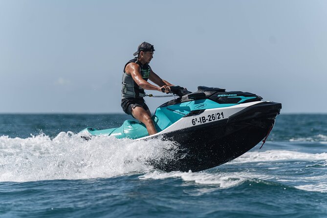 Best jet ski rental without a license in Fuengirola - What happens at the start: meeting at C. Puerto and launching by boat