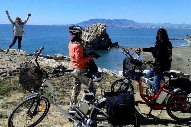 E-bike Tour and Rental in Malaga - Paseo del Parque: a green, shaded pause