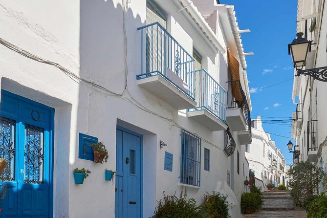 Excursion to Nerja & Frigiliana. - The Málaga-to-coast ride: timing, comfort, and heat