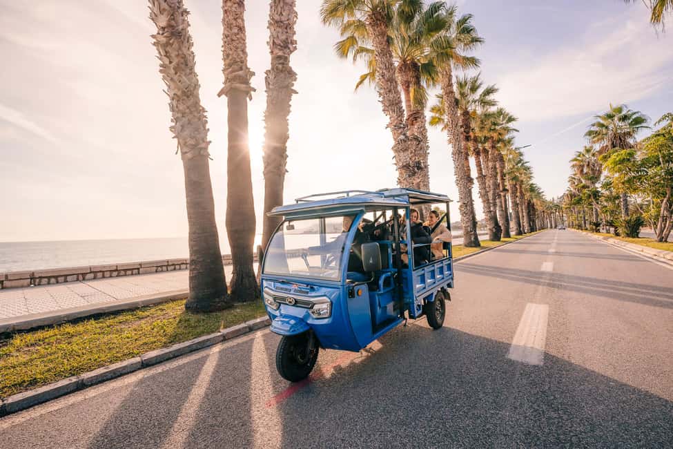 Express tuktuki tour in Malaga: Gibralfaro Viewpoint and Photography - The Ride Up: Harbor Views and First Glimpses