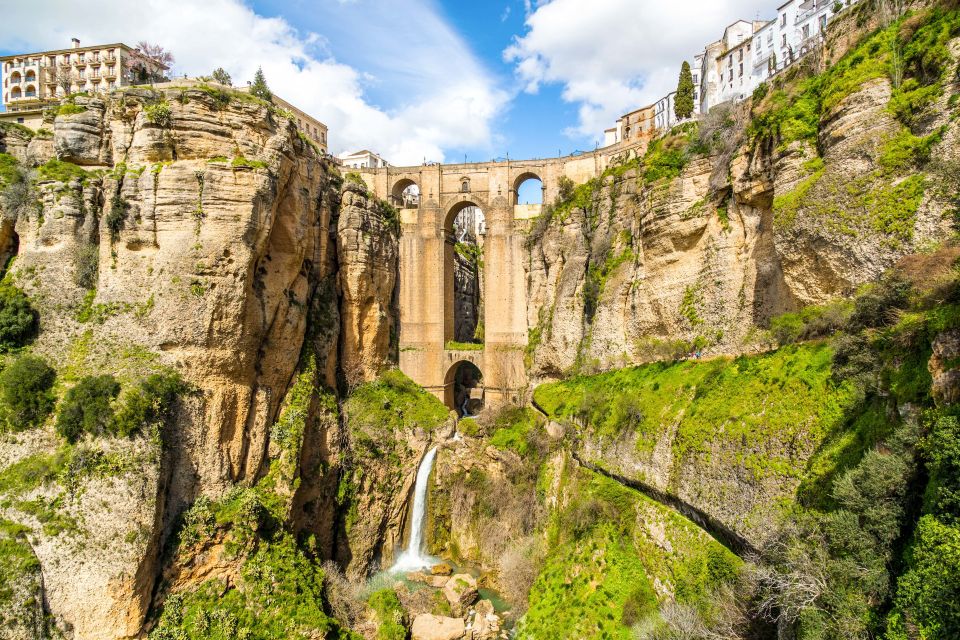 From Costa del Sol: Private Ronda Tour - Puente Nuevo and El Tajo Gorge: the views that justify the trip