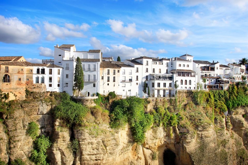 From Costa del Sol: Private Ronda Tour - Your break and shopping hour: how to use it like a local
