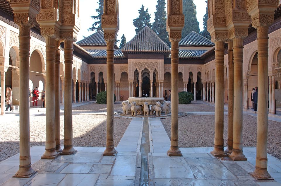 From Malaga: Alhambra Guided Tour with Entry Tickets - Alcazaba of the Alhambra: fortification views you’ll remember