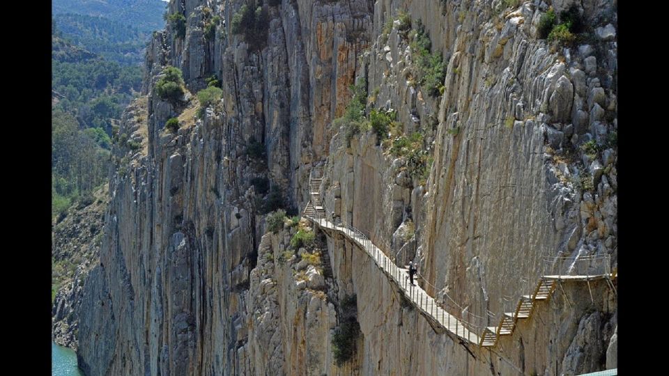 From Malaga: Caminito del Rey Private Guided Tour - Key highlights worth your time