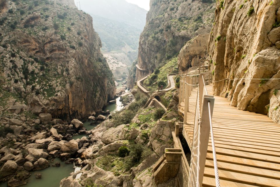 From Málaga: Caminito del Rey Small-Group Tour with Picnic - From Málaga to the dam: citrus valley to canyon country