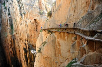 From Málaga: Caminito del Rey Small-Group Tour with Picnic - Walking into the gorge: learning the terrain before you step out