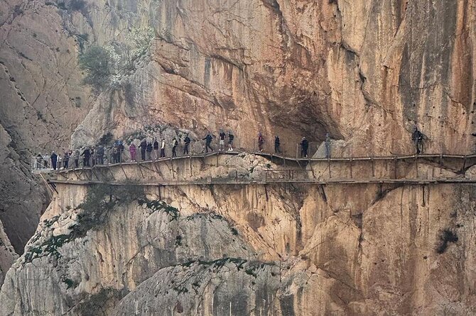 From Malaga: Caminito del Rey tour with Private Transportation - Getting to the Trailhead: The One-Way Dirt Road Step