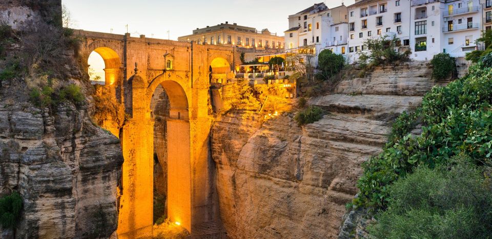 From Malaga or Marbella: Ronda Private Day Trip - Lunch and Free Time: How to Use Your 2.5 Hours Without Losing the Day