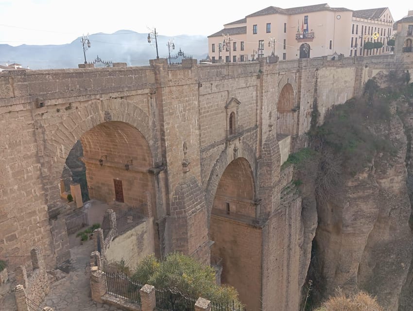 From Malaga: private tour Ronda and Setenil de las Bodegas - From Malaga to Ronda: why the VIP part matters