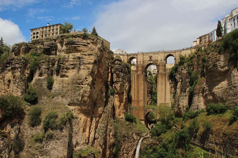 From Malaga: Ronda y Setenil de la Bodegas Day Trip by coach - What to bring (and what to skip)