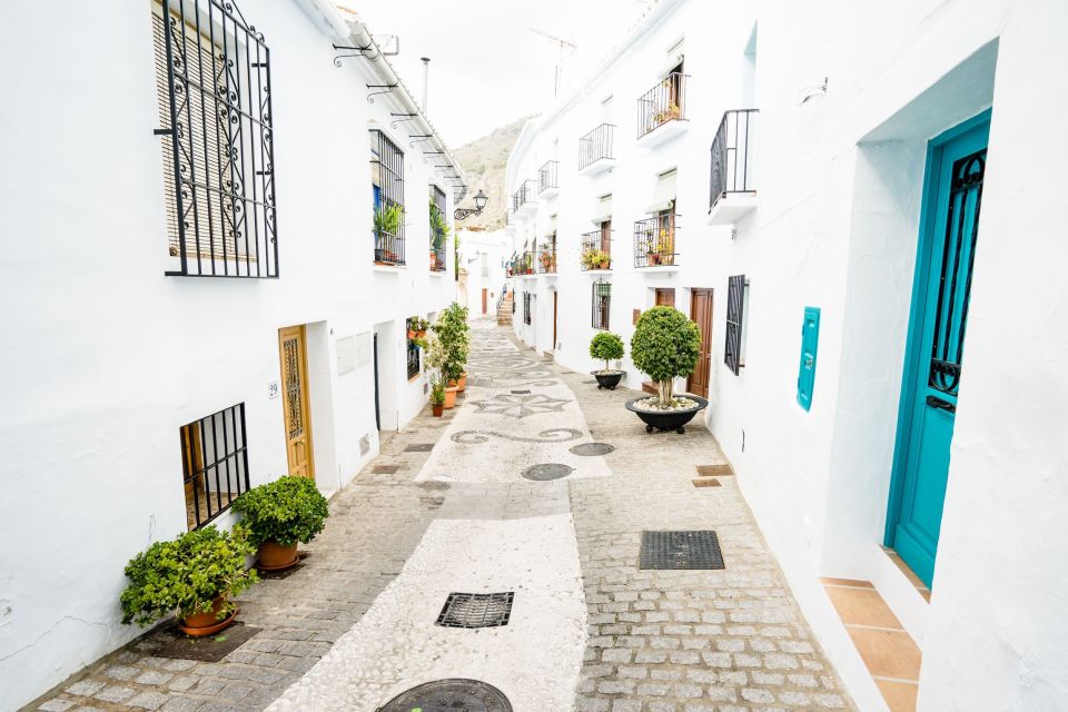 From Málaga: Skip-the-Line Nerja Cave and Frigiliana - From Málaga to Frigiliana: why the timing matters