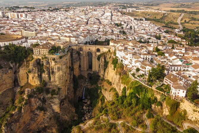 From Marbella: private daytrip to Ronda - The 2-hour guided walk in Ronda: old town, views, and the famous sights