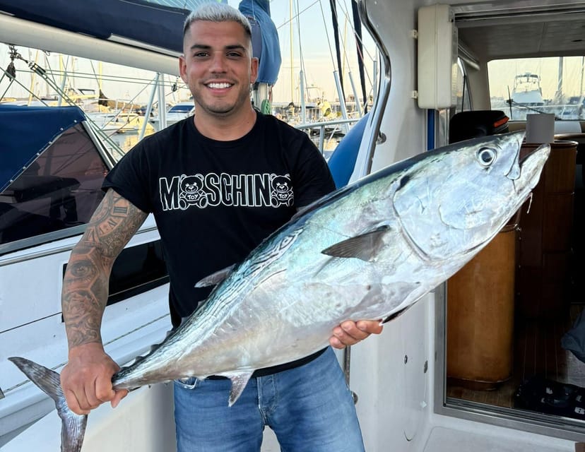 Fuengirola: 4h Trolling Fishing Trip with Snacks and Drinks - From Puerto Deportivo to Open Water: the trip rhythm