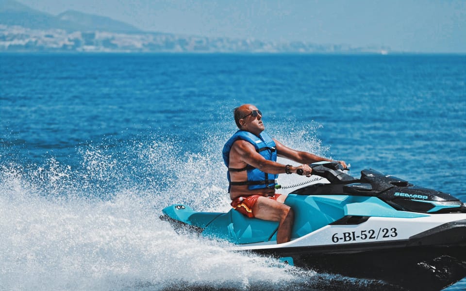 Fuengirola: Jet Ski Rental - Check-In On The Waterfront and Getting Ready Without Stress