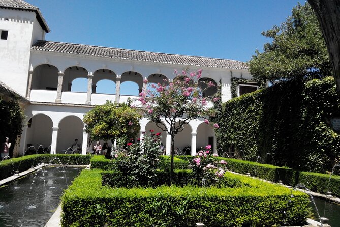 Full-Day Trip to Granada from Malaga with Private Guide - Jardines del Triunfo: a calm ending before you head back