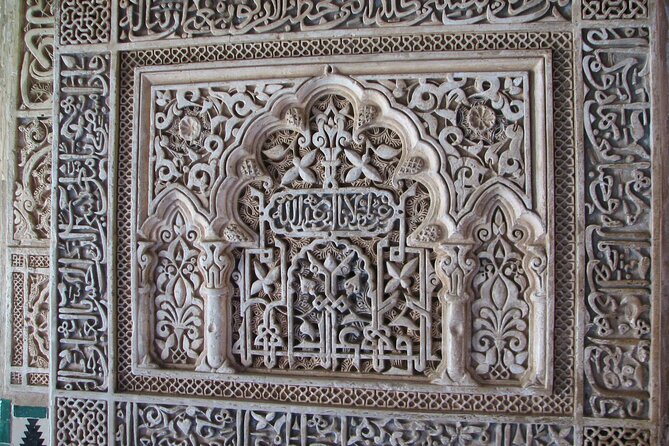 Granada Full Day Tour From Malaga - Granada free time and the historic center orientation