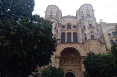 Guided visit to the Cathedral of Malaga and its surroundings - Outside the Cathedral: architecture context around La Manquita