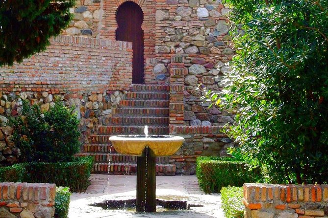 Guided visit to the Roman Theater and Alcazaba in Malaga - Alcazaba climb: lower enclosures up to the palatial views