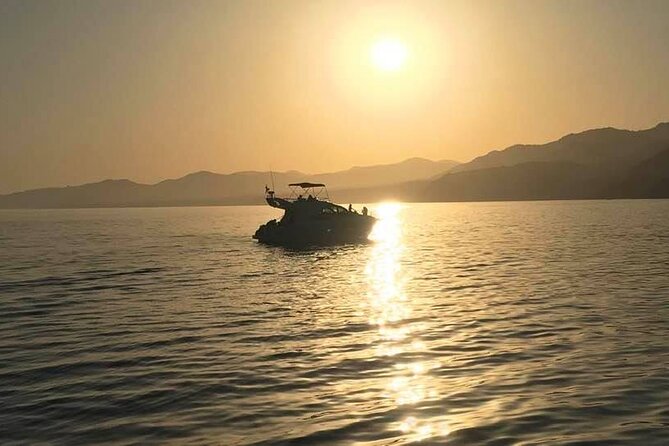 Half-Day Luxury Motor Yacht Cruise in Granada - The All-Inclusive Food and Bar That Changes the Mood