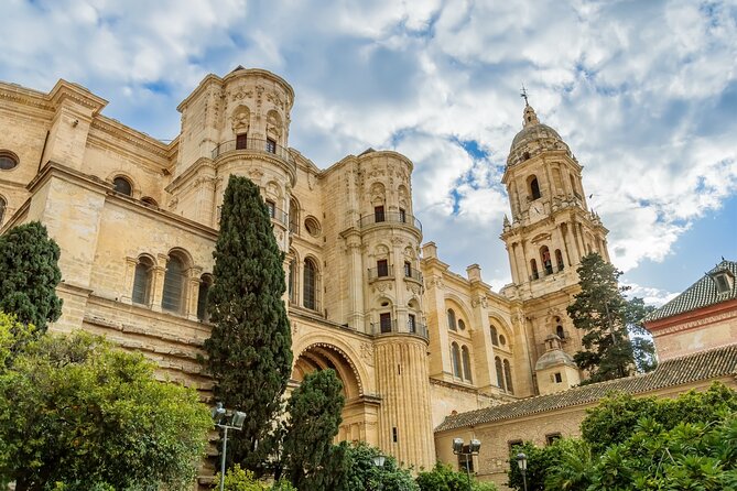 Half-Day Private Taxi Tour to Malaga Historic Center - Castillo de Gibralfaro: the fortress, the views, and the extra ticket