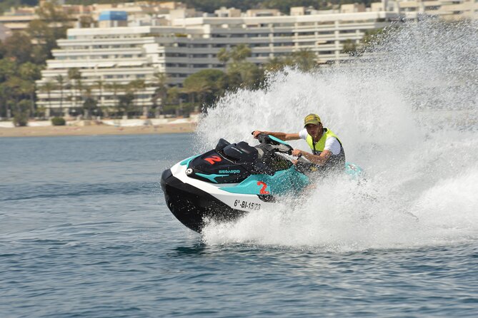 JET SKI TOUR experience in Marbella 30 MINUTES - The ride setup: what the monitor actually changes for you