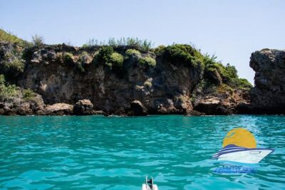 Luxury Yatch trips + Open Bar + Tapas + Paddle Surf + Snorkel - Open bar and tapas: good value, simple food