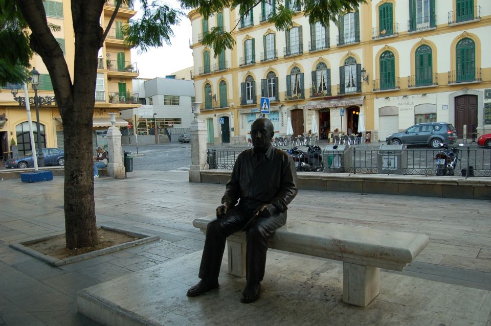 Málaga: 2-Hour Picasso Museum Private Guided Tour - Why Málaga’s Picasso Museum works as a 2-hour visit