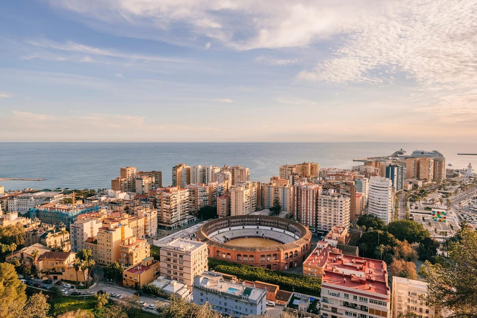 Málaga 2-Hour TukTuki Tour: Private Experience - La Malagueta and Baños del Carmen: the coast as your opening chapter
