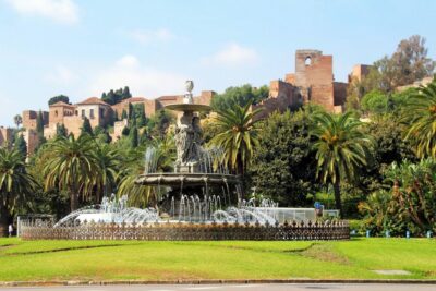 Málaga: 3-Hour Complete Walking Tour with Tickets - Start at the Pirámide de Cristal: finding your guide fast