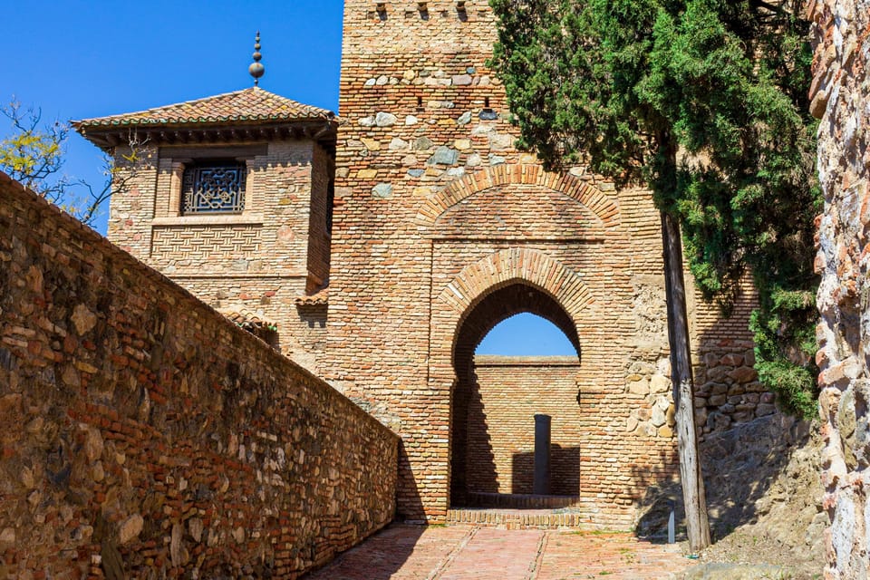 Malaga: Alcazaba and Roman Theatre Private Tour With Tickets - Gardens, legends, and the “why this feels different” factor