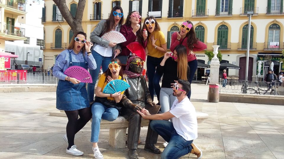 Malaga: Bachelorette Party Treasure Hunt - How this private Malaga treasure hunt keeps you off your phones