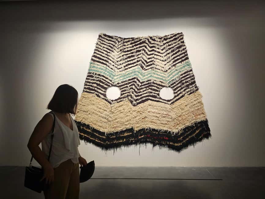 Malaga: Centre Pompidou Malaga Ticket and City Audio Guide - Connecting the Dots: How to Use Stops Like Alcazaba and the Cathedral