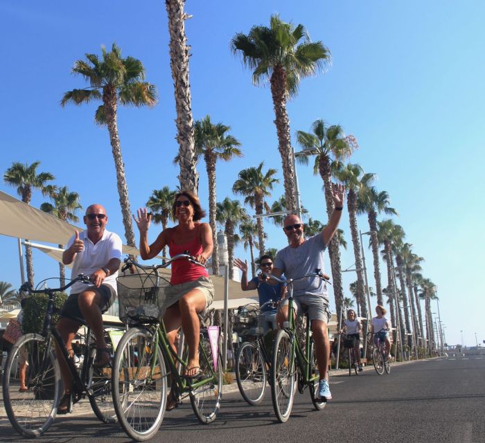 Malaga: City Bike Rental with Self-Guided Cycling Route - Riding west: Soho street art, the Guadalmedina river, and CAC