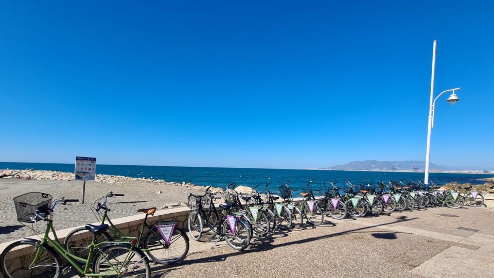 Malaga: City Bike Rental with Self-Guided Cycling Route - Self-guided routes: how the QR codes and paper notes work