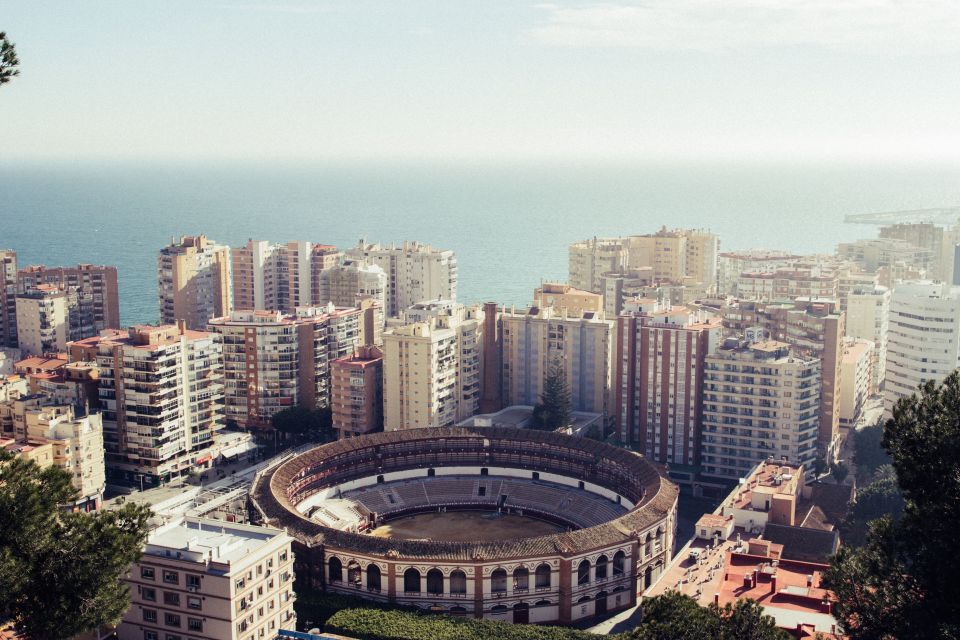 Málaga: Highlights, Old Town & Viewpoint Walking Tour - Where the Tour Starts: Fuente de Genova and Calle Larios