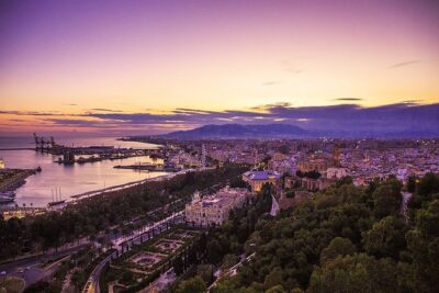 Malaga Highlights, Old Town & Viewpoints Walking Tour - Malaga Cathedral: the city nickname and what to look for