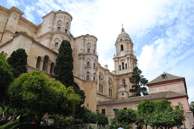 Malaga Monuments Private Walking Tour - Meeting at the Alameda: Where the Route Starts and How It Ends
