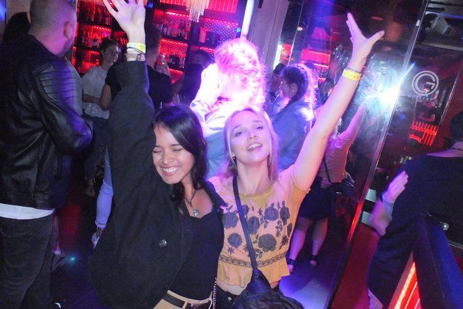 Malaga Nightlife Pub Crawl Tour with Drinks and Clubs Entry - Guides and group energy: meeting people without planning