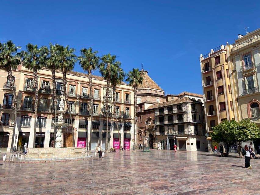 Malaga: Old Tour Walking Tour w/Cathedral & Picasso Museum - Plaza de la Constitución: where you get your bearings fast