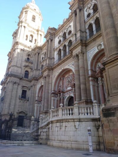 Malaga: Old Tour Walking Tour w/Cathedral & Picasso Museum - Larios Street: a classic stroll with purpose