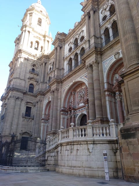 Malaga: Old Tour Walking Tour w/Cathedral & Picasso Museum - Larios Street: a classic stroll with purpose