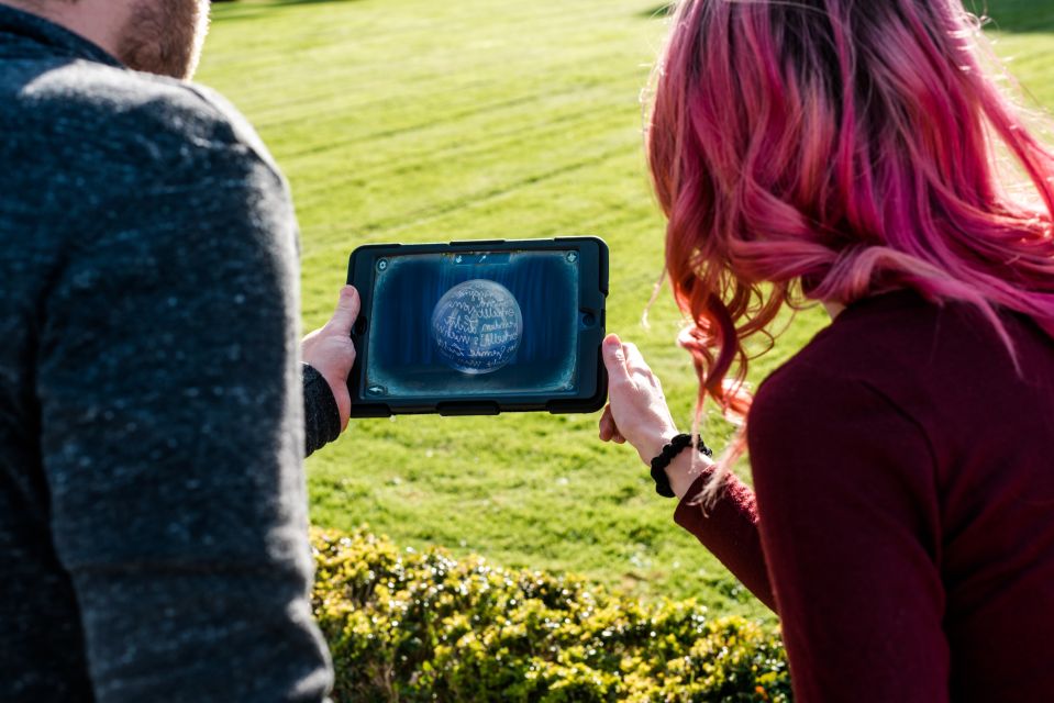 Malaga: Outdoor Escape Game, Magic Portal (For Kids) - The Riddle Trail Across 15 Málaga Sights