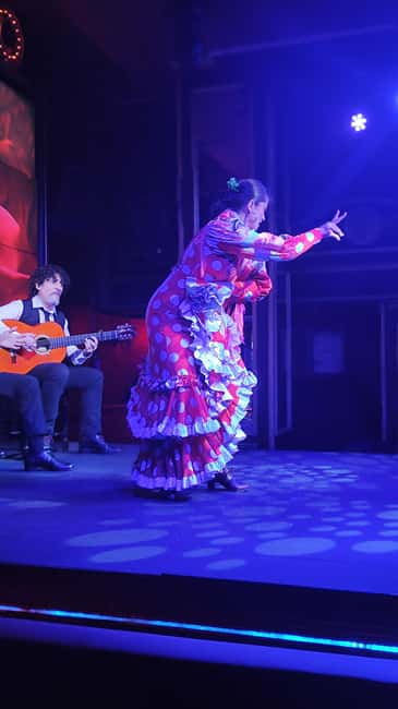 Malaga: Paella and Tapas Tour with The Best Flamenco Show - How the tasting actually feels in the Historic Center